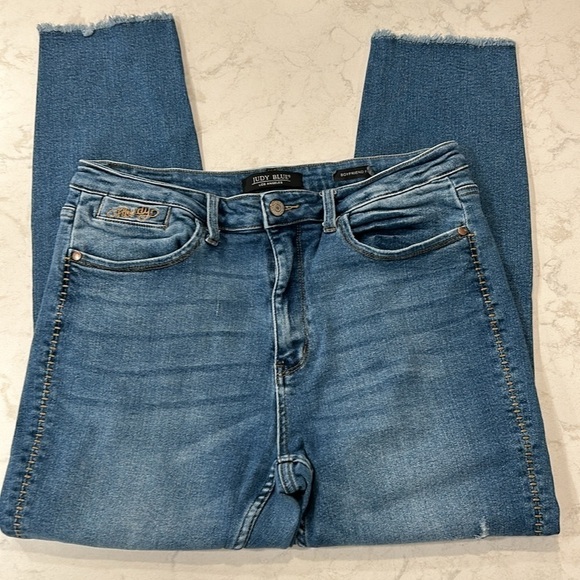 Judy Blue Boyfriend Fit Raw Hem High Waisted Distressed Jeans Medium Wash 15/32 - Picture 11 of 16